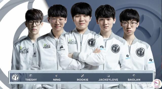 的不适配尴 的不适配尴