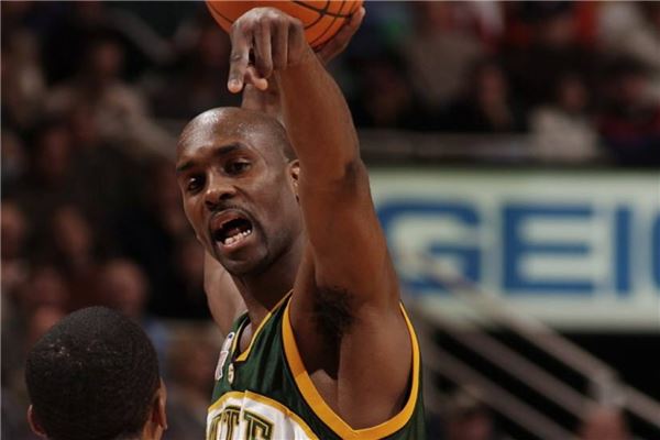 提前锁定四 提前锁定四