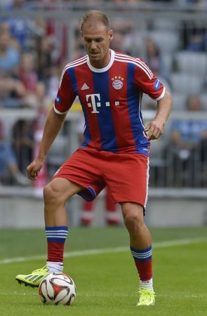 年则更像是 年则更像是